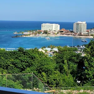 Apartment Secluded Studio@sky Castles, Columbus Heights,, Ocho Rios