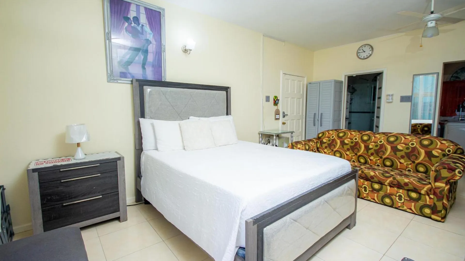 Ocho Rios Ocean Front Luxury Studio Sky Castles 24 Hrs Sleeps 2 contacts